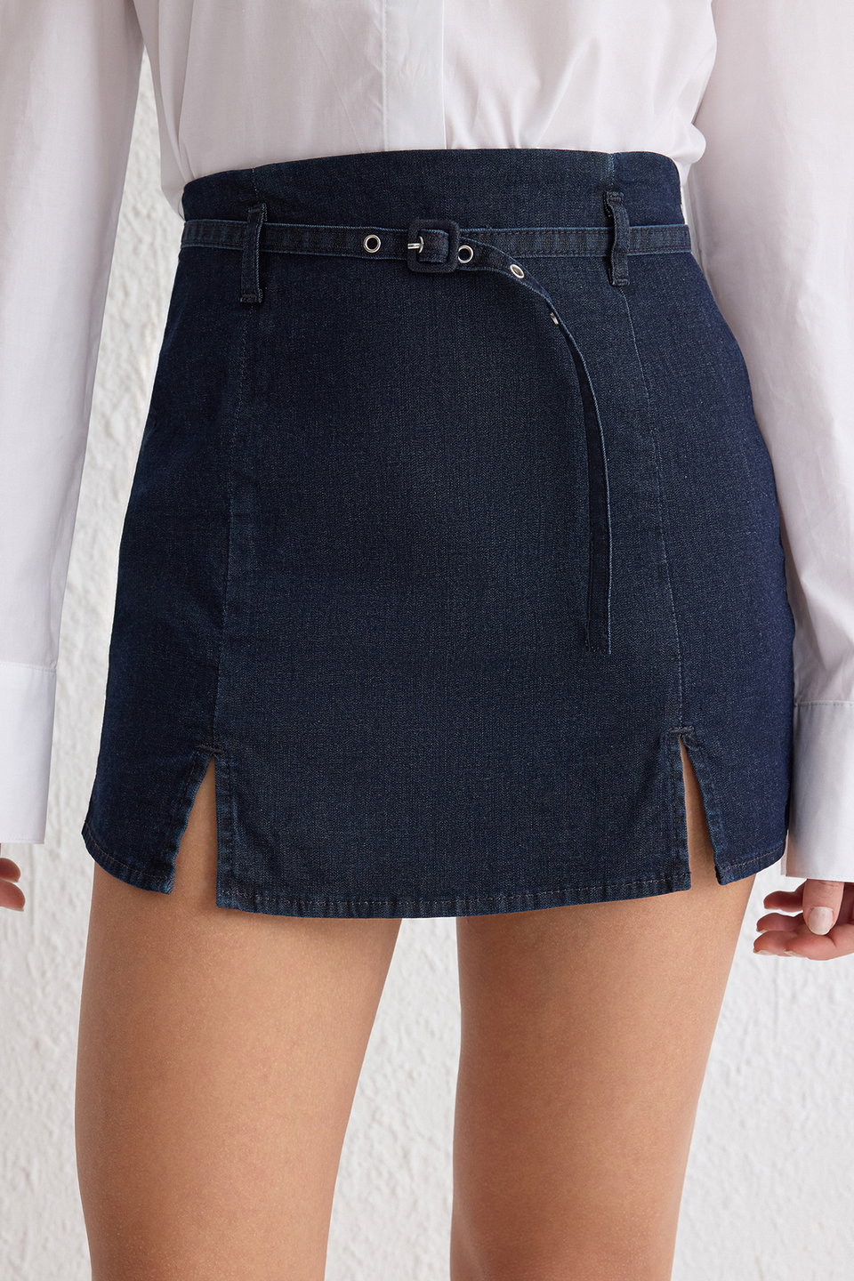 Belted Slit Detail High Waist Denim Shorts Skirt TWOSS25SR00003