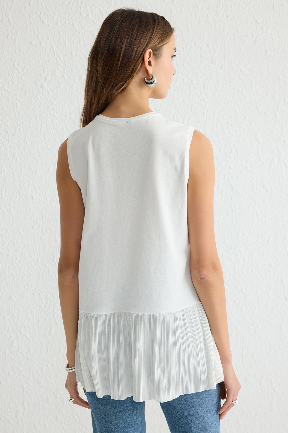 Skirt with Pleat Detail Sleeveless Knitted Undershirt Blouse TCTSS25UK00005