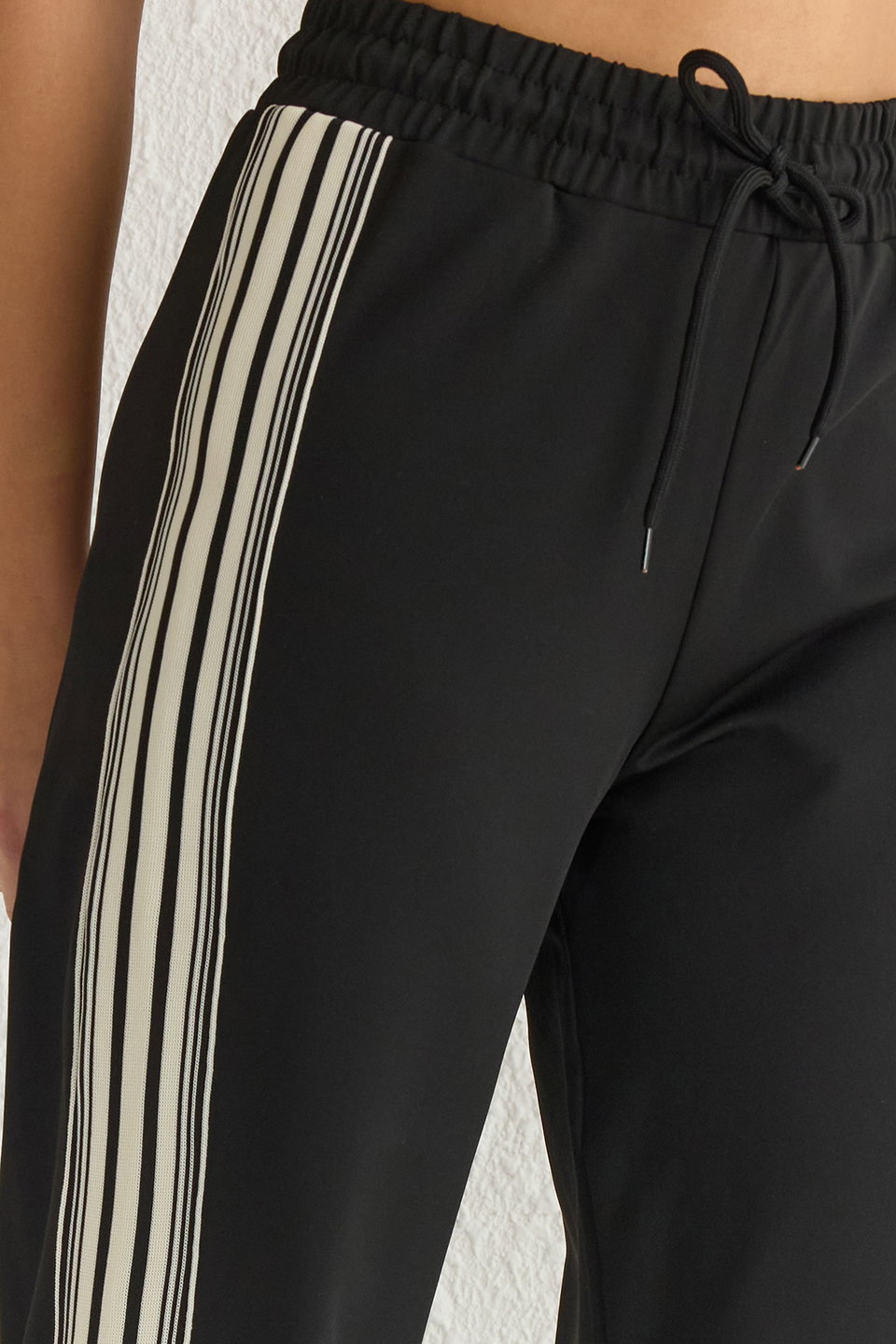 Striped Diver/Scuba Fabric Sports Knitted Sweatpants THMSS25EA00006