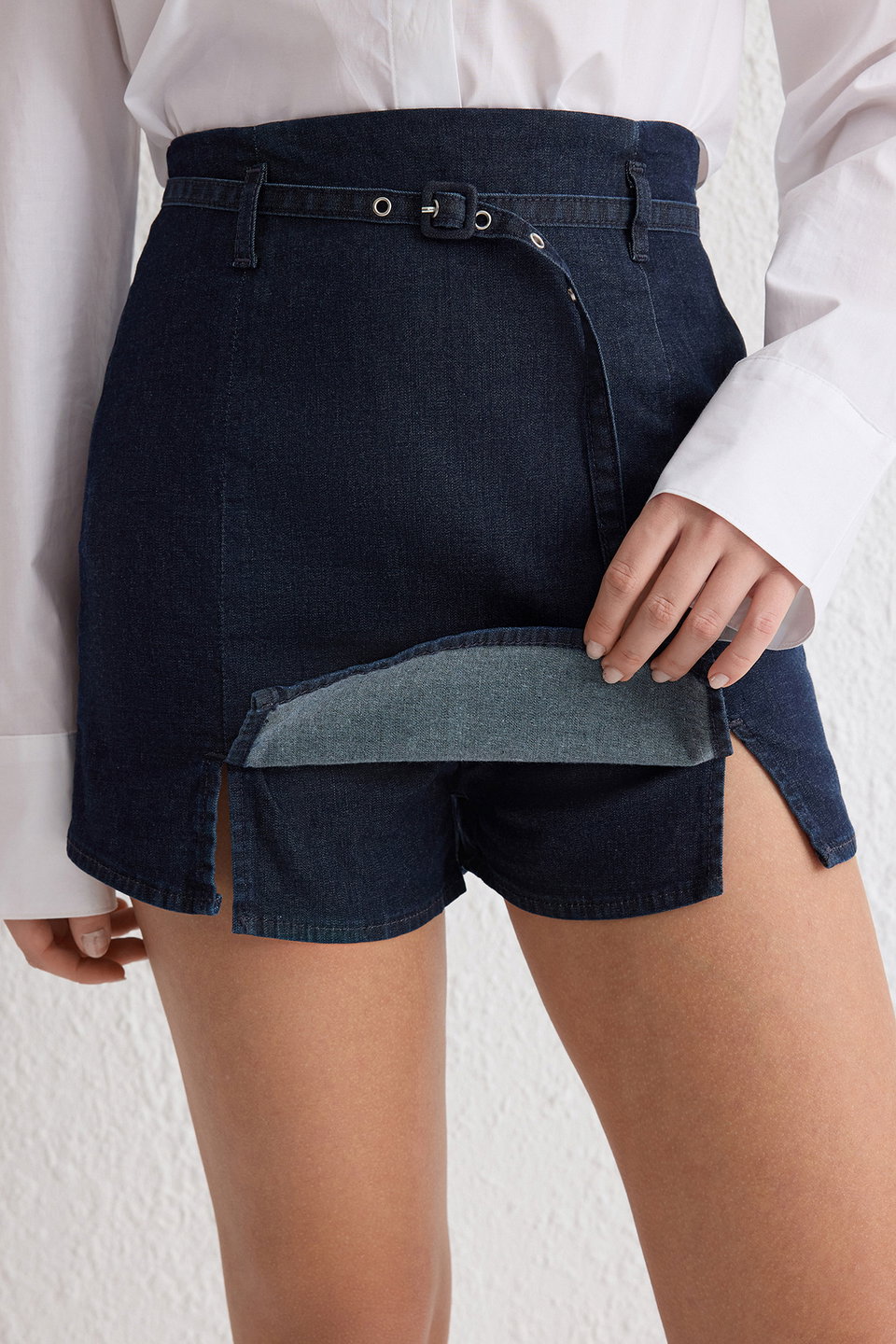 Belted Slit Detail High Waist Denim Shorts Skirt TWOSS25SR00003