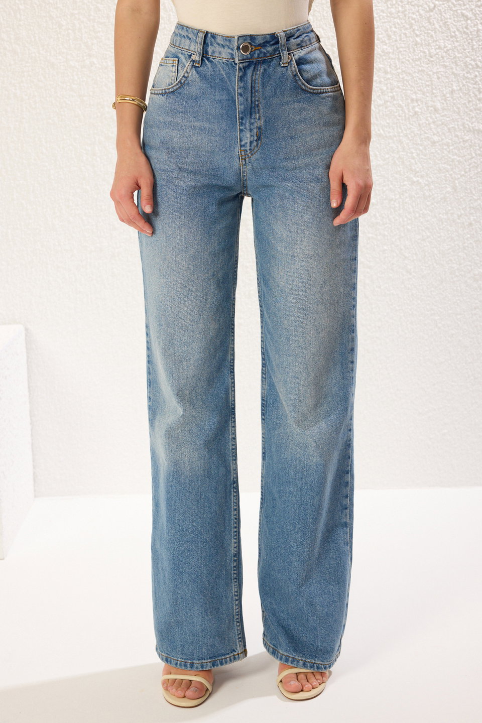 High Waist Wide Leg Jeans TWOSS25JE00172