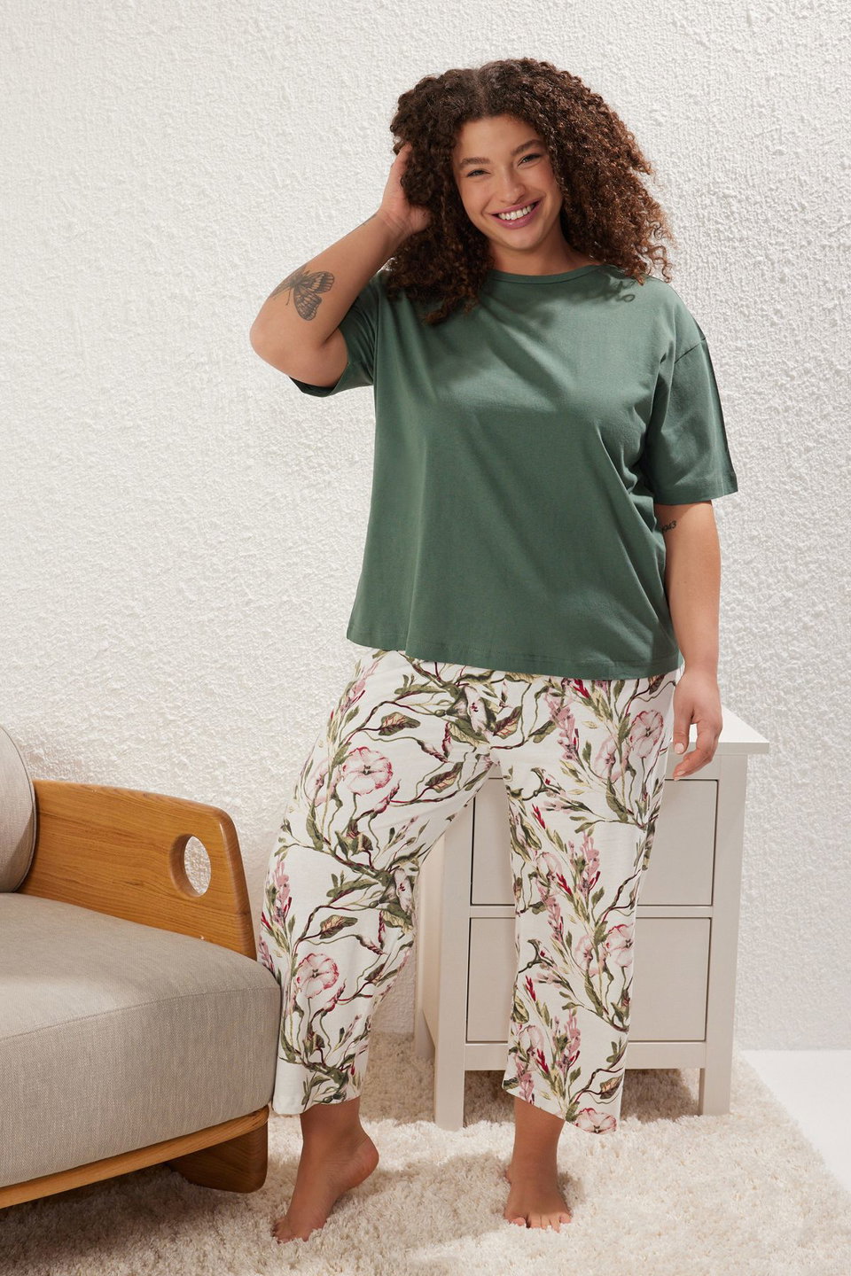 Floral Capri Knitted Pajama Set TBBSS25AI00002