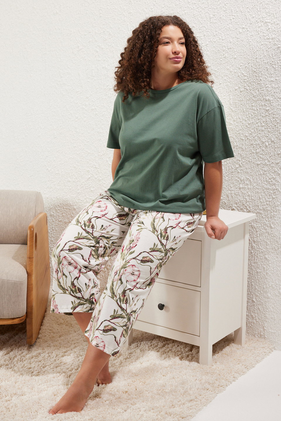 Floral Capri Knitted Pajama Set TBBSS25AI00002