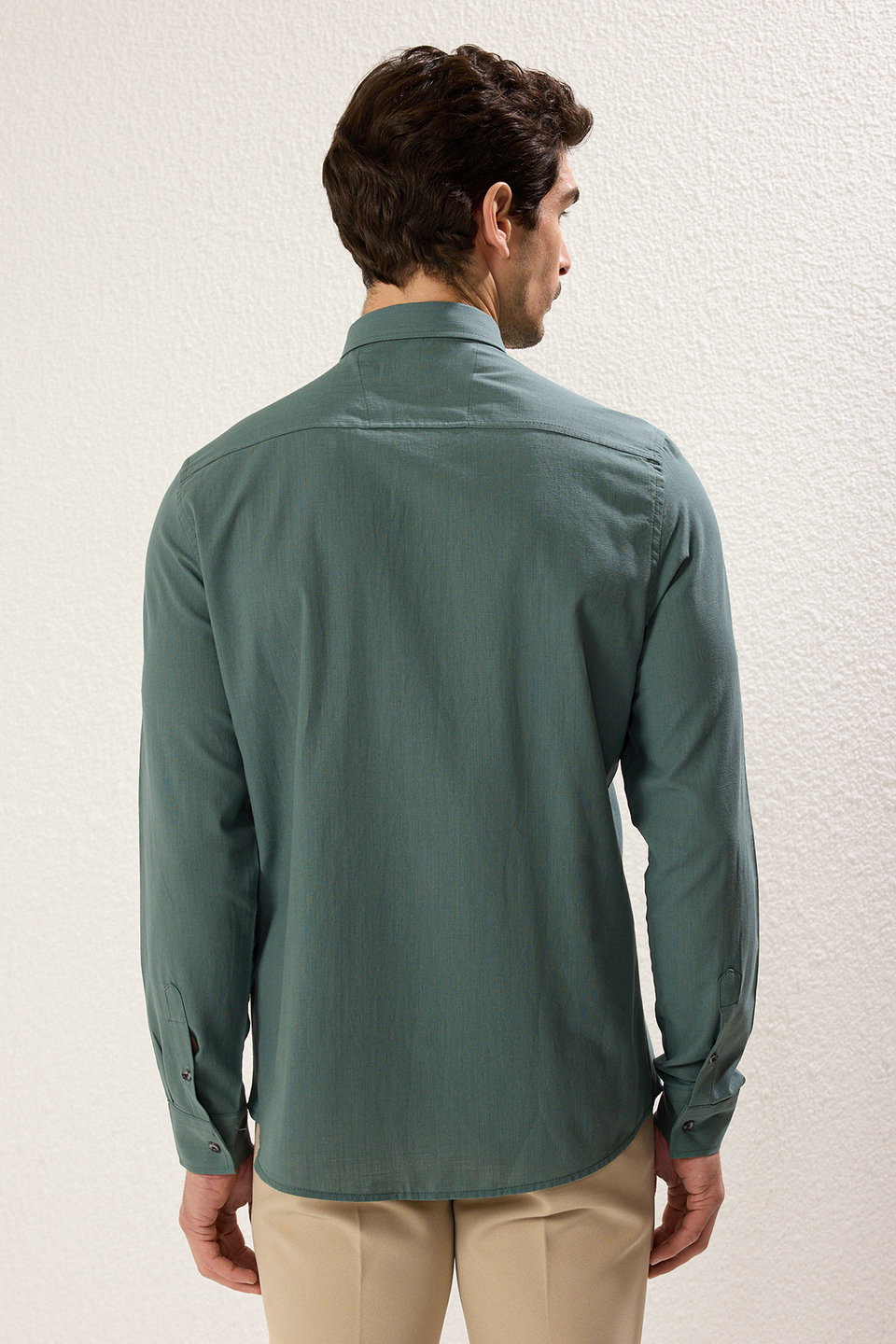 Button-down Collar Epaulette Slim Fit Long Sleeve 100% Cotton Linen Look Shirt TMNSS20GO0189