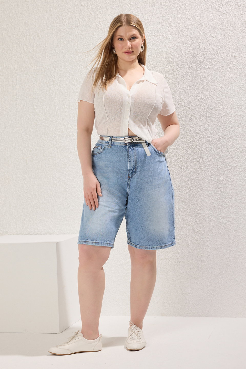 High Waist Straight Fit Denim Plus Size Shorts TBBSS25AP00016