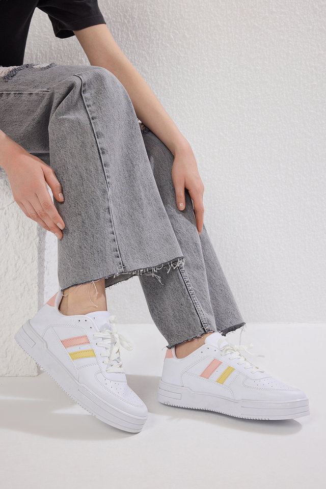 White - White Laced Women's Sneakers TAXSS25SN00038