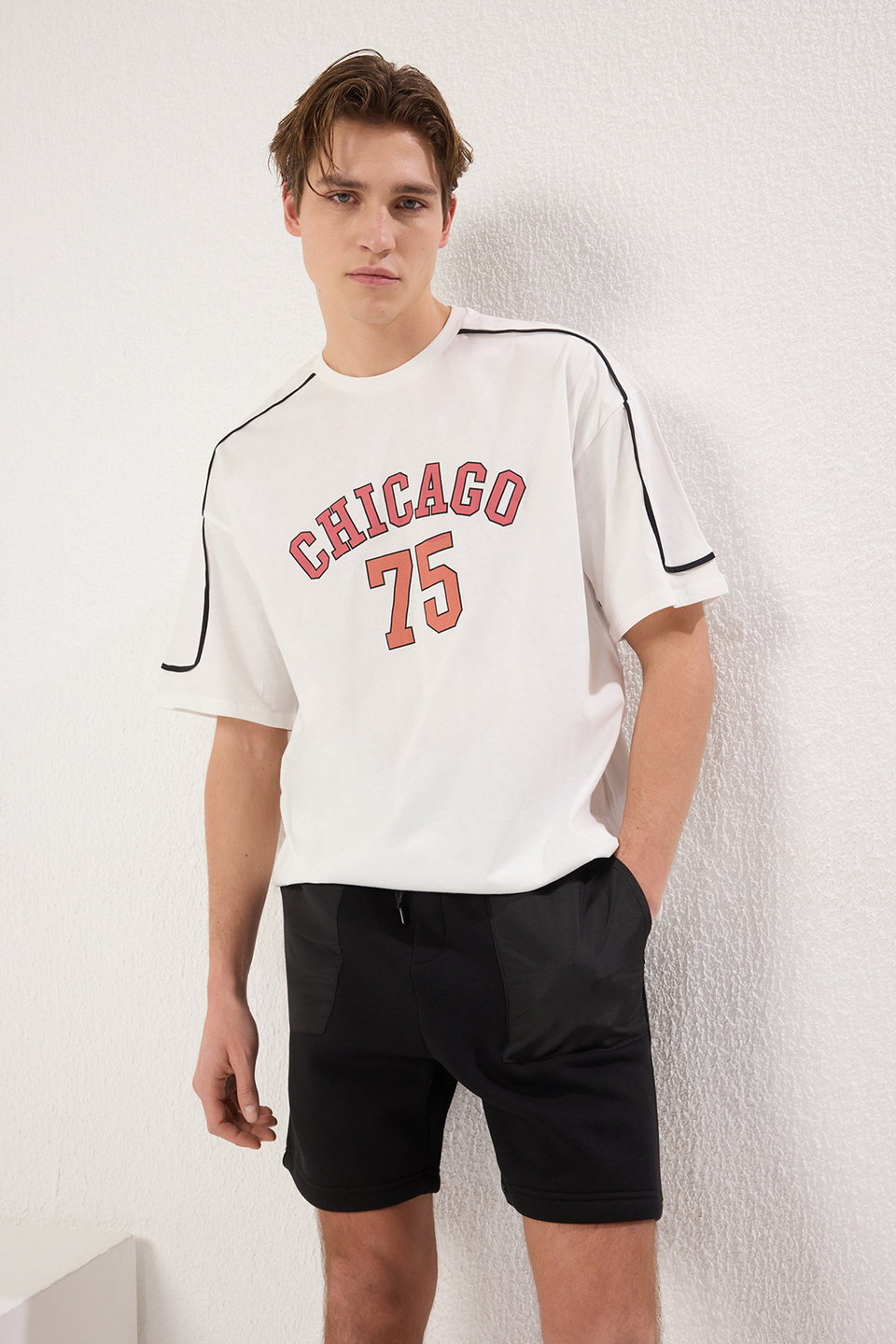 Regular Cut Parachute Fabric Pocket Detail Thick Shorts & Bermudas TMNSS25SR00028