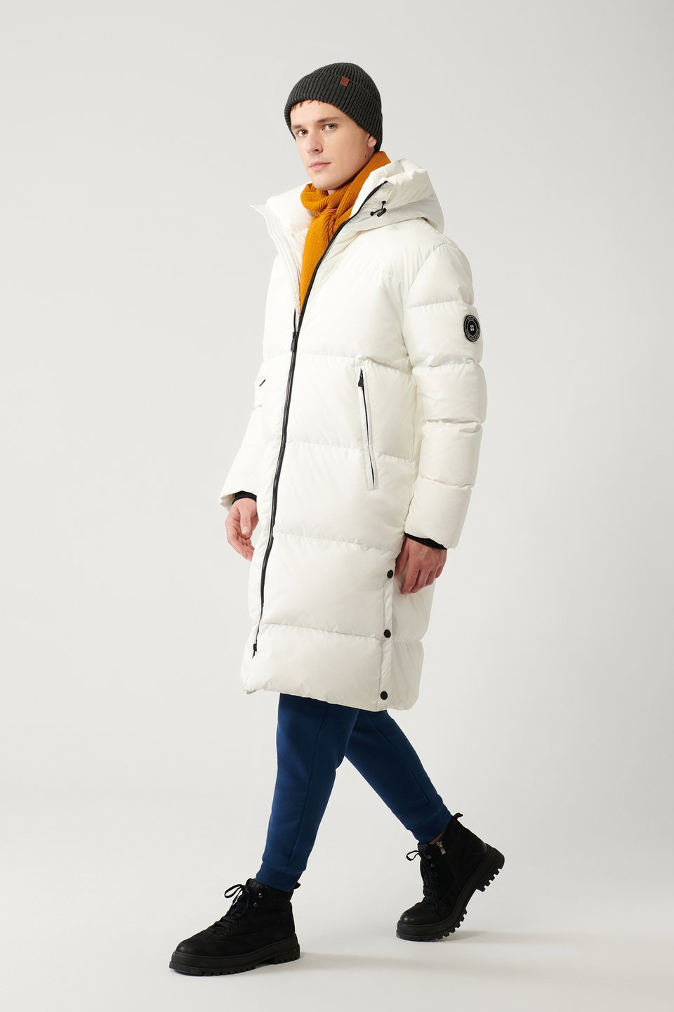 Men's Goose down Water Repellent Windproof Hooded Long Puffer Coat A32Y6021