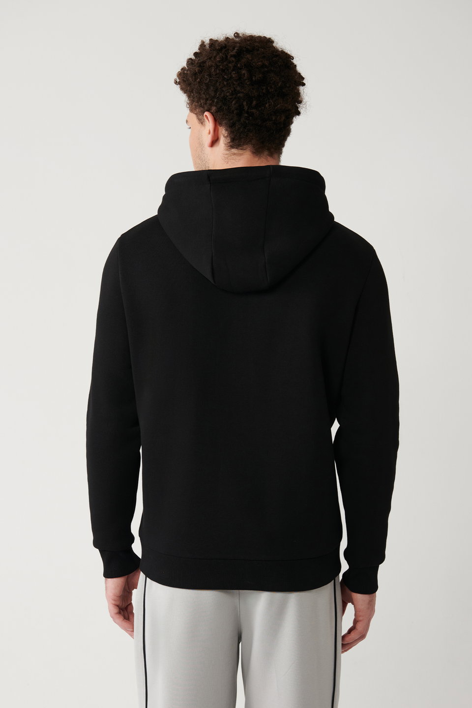 Men's raised fabric hooded collar filter embroidered kangaroo pocket sweatshirt a32y1193