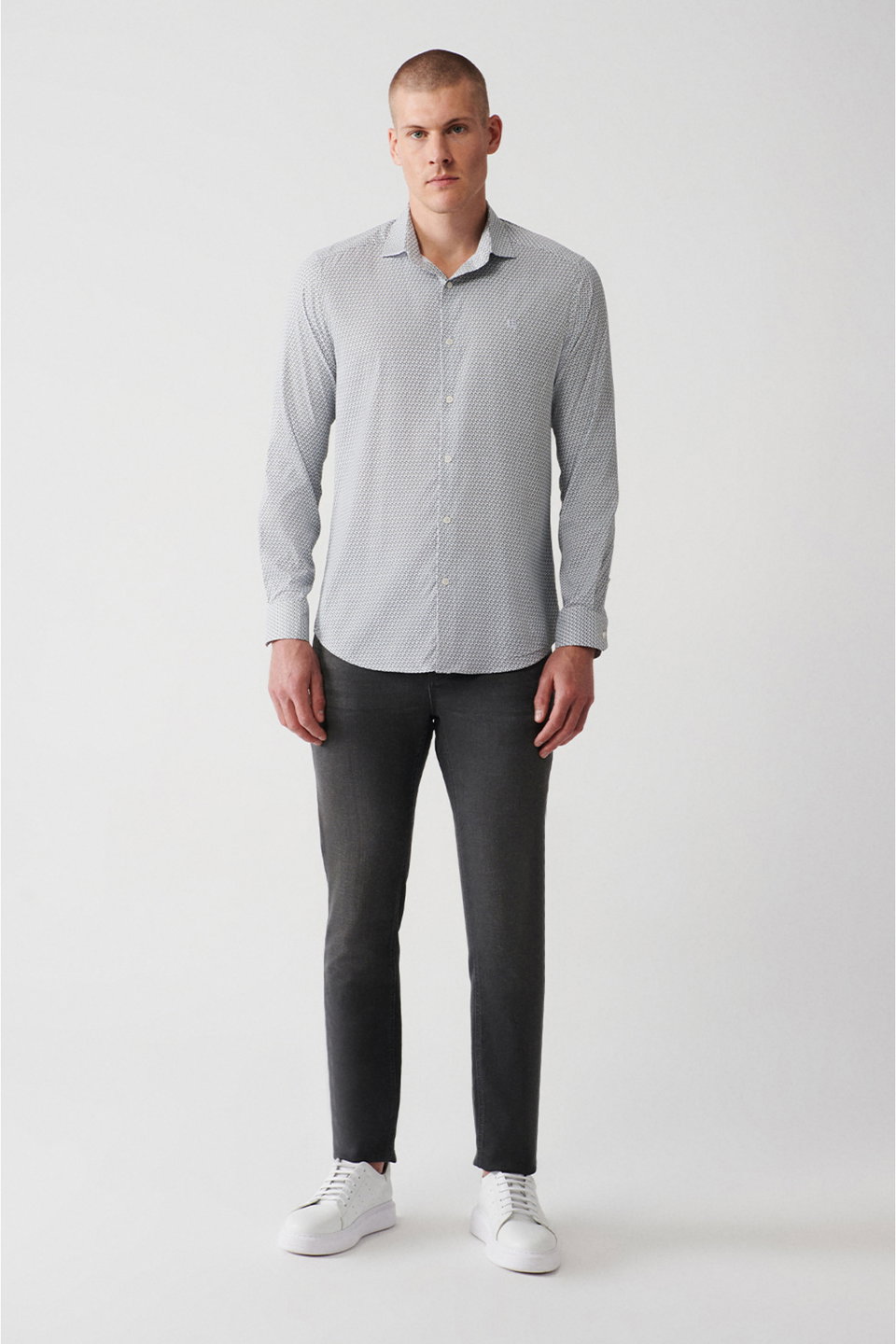 Men's classic collar geometric print travel slim fit shirt a32y2109