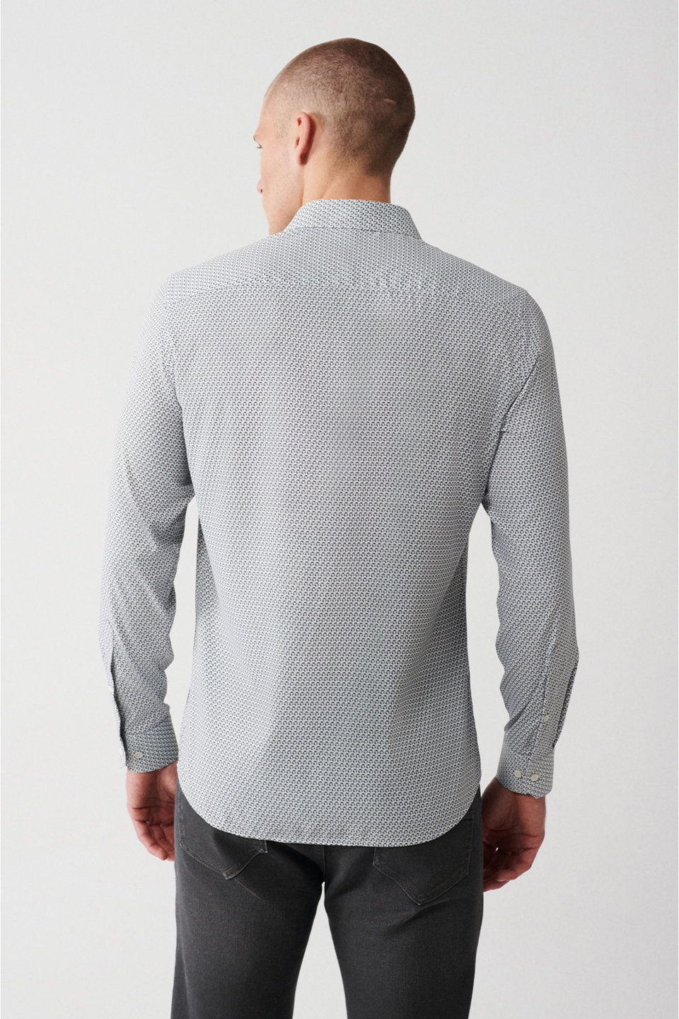 Men's classic collar geometric print travel slim fit shirt a32y2109