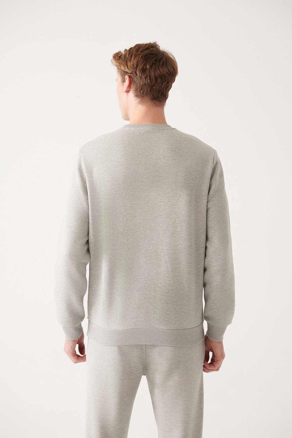 Men's raised fabric crew neck basic sweatshirt e001017