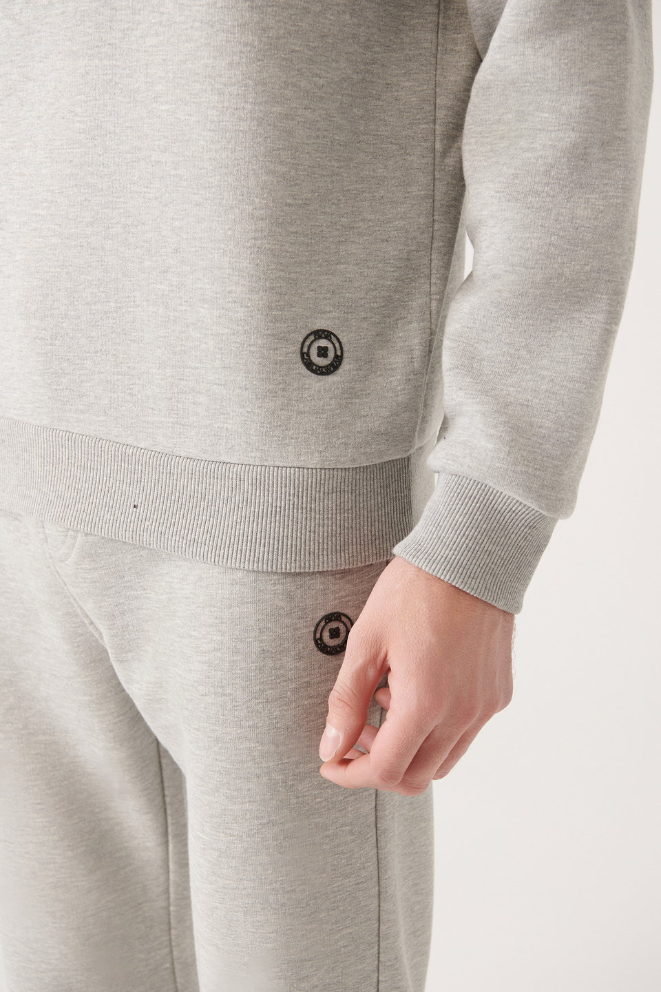 Men's raised fabric crew neck basic sweatshirt e001017