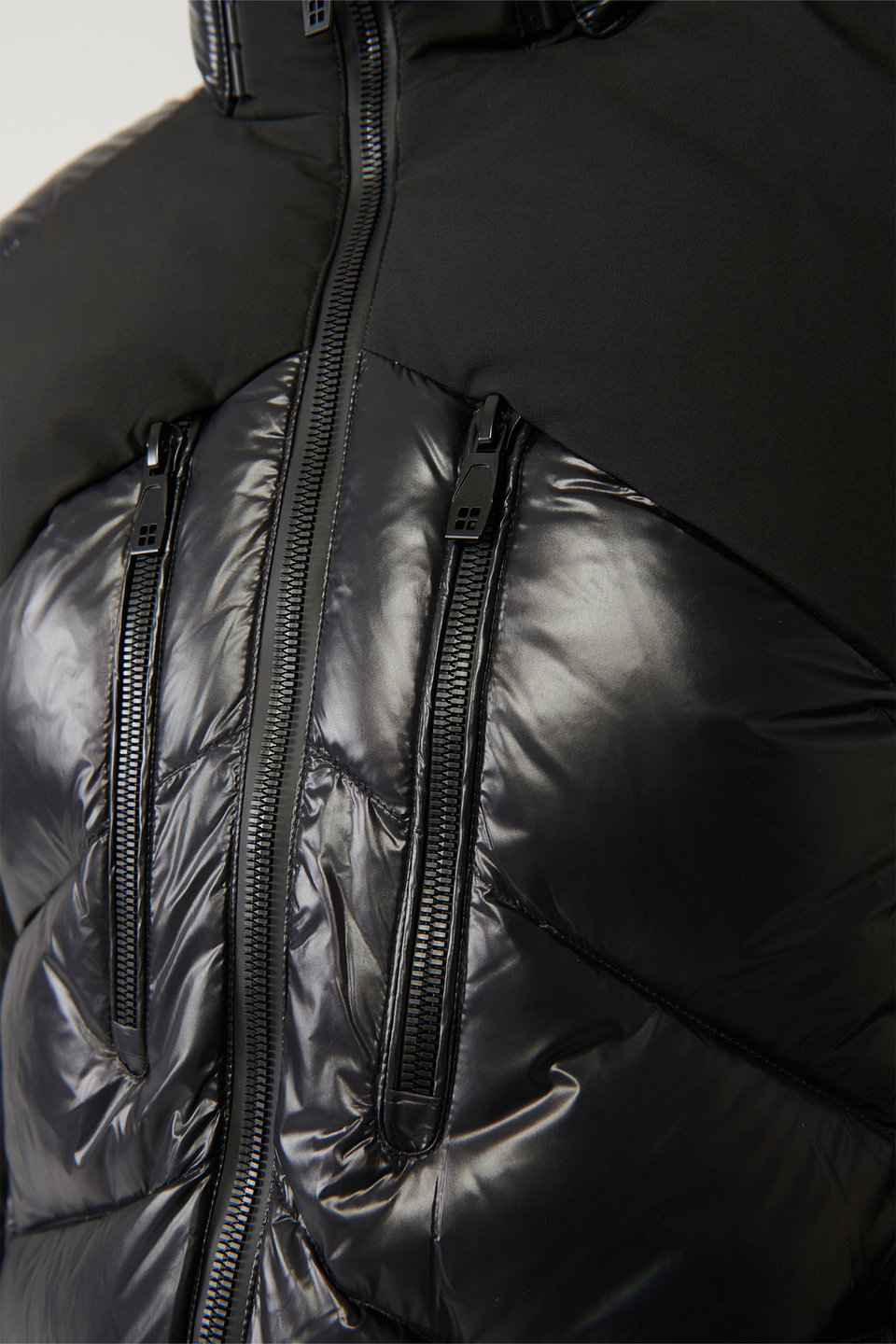 Men's Goose Down Water Repellent and Windproof Puffer Ski Jacket with Carrying Strap A32y6014