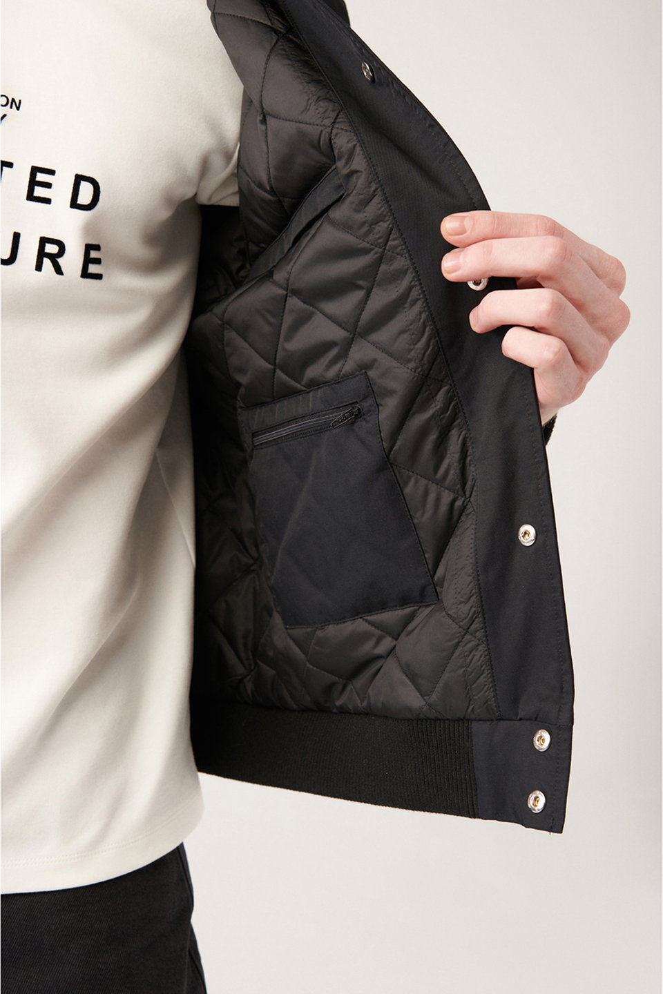 Men's Quilted Ribbed Snap-Front Water Repellent Coat A31Y6005