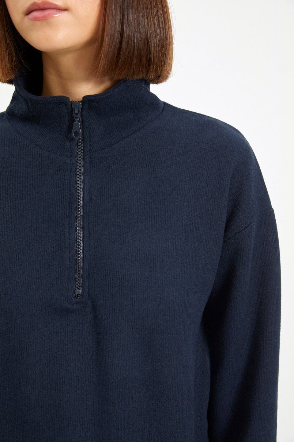 Thessaloniki/Knitwear Look Zippered Collar Regular/Regular Fit Knitted Sweatshirt TWOAW22SW0732