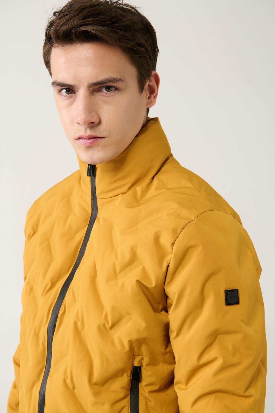 Men's Comfort Fit Puffer Stand Collar Water Repellent Windproof Lightweight Coat E006036