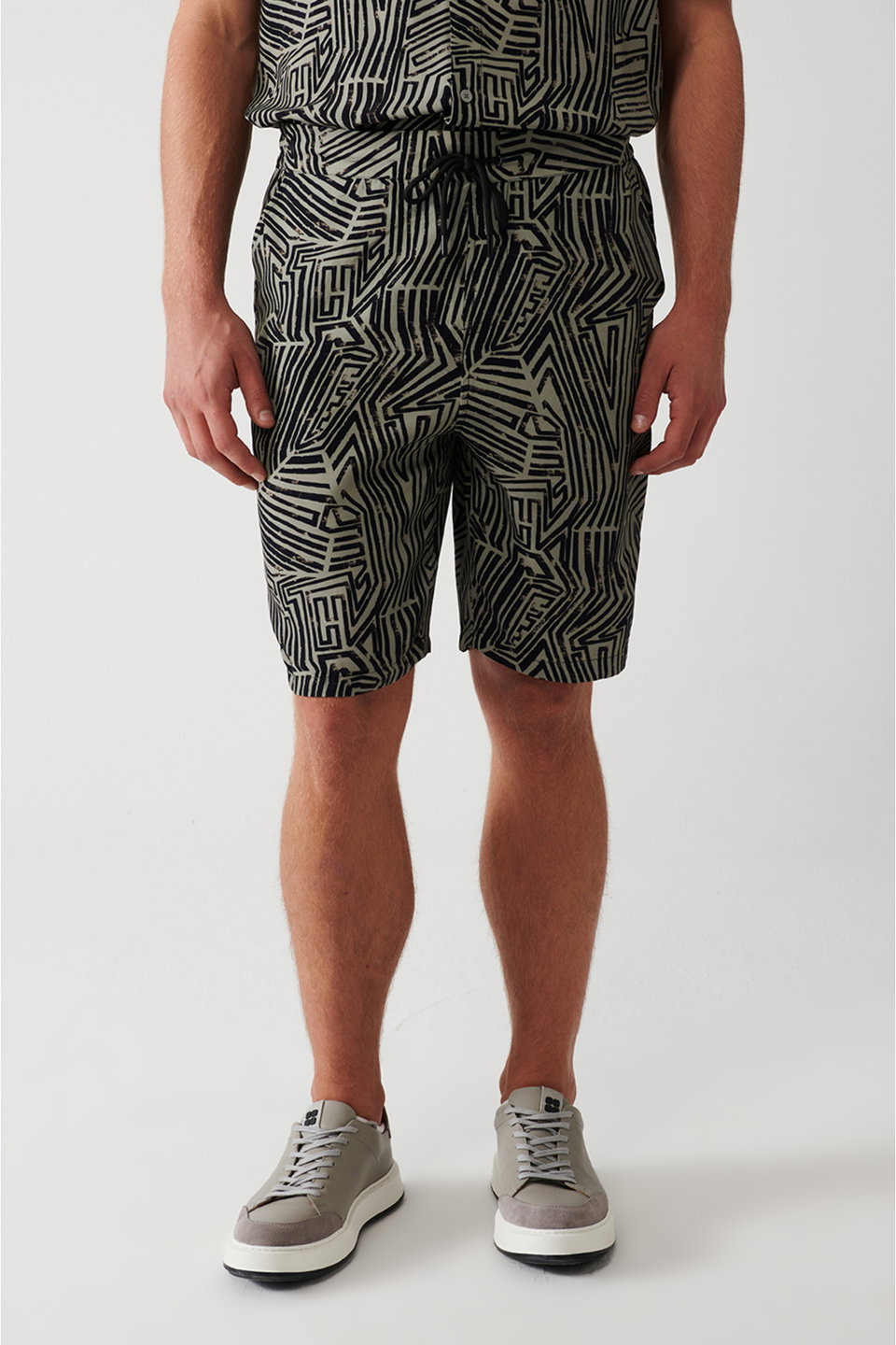 Men's 100% Viscose Side Pocket Tied Waist Shorts A31Y3720