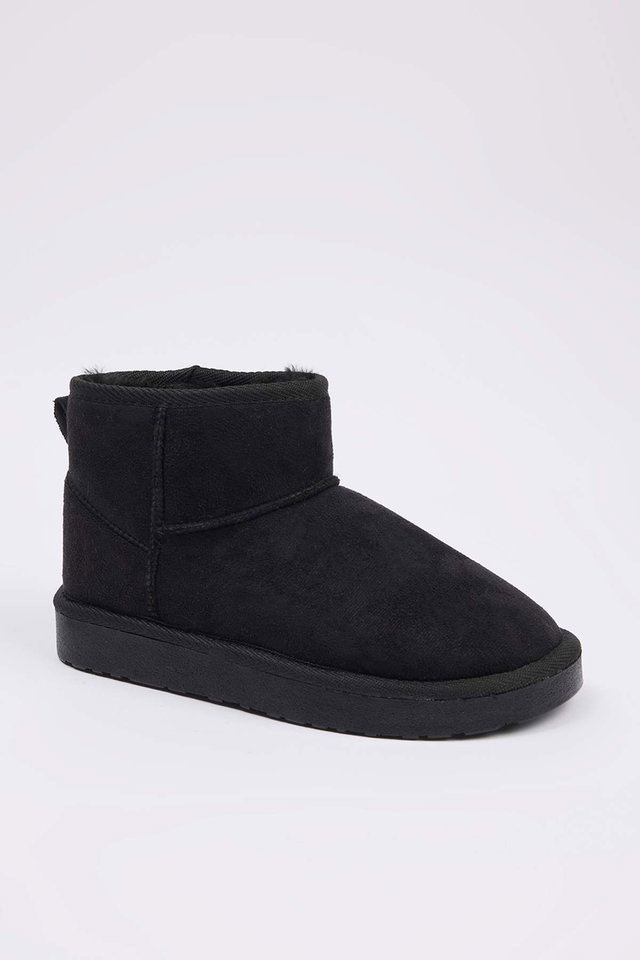 Black - Tan Fur Lined Round Toe Flatform Heeled Women's Boots TAKAW26BO00001