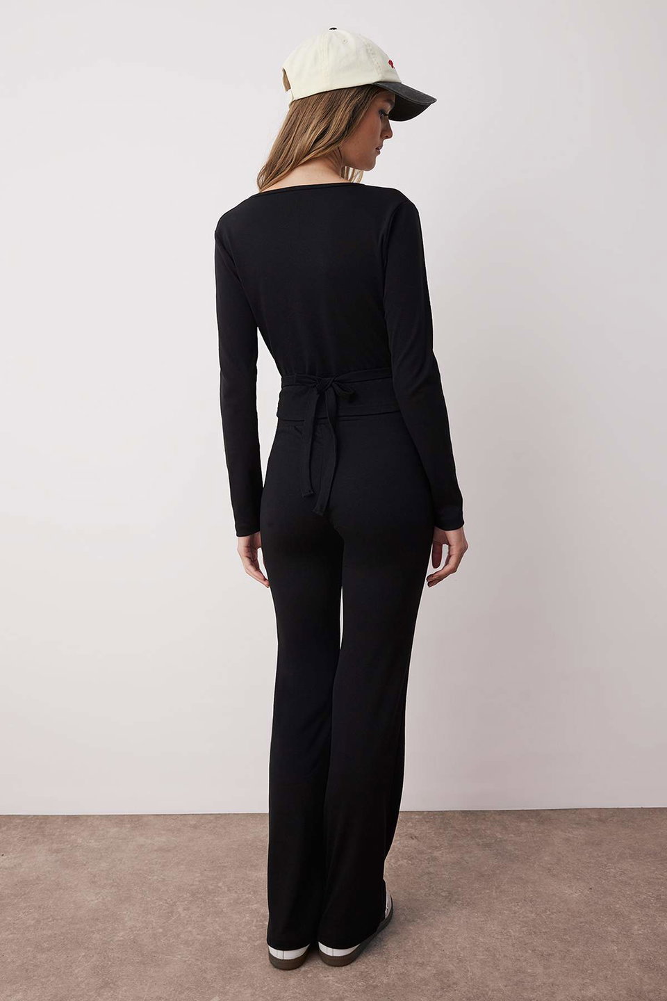 Double-Breasted Closure Body-Smoothing Long Sleeve Flexible Knitted Top-Bottom Set TWOAW26AU00029