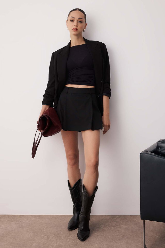 Black - Black Premium Quality Pleated Woven Shorts Skirt TWOAW24SR00034