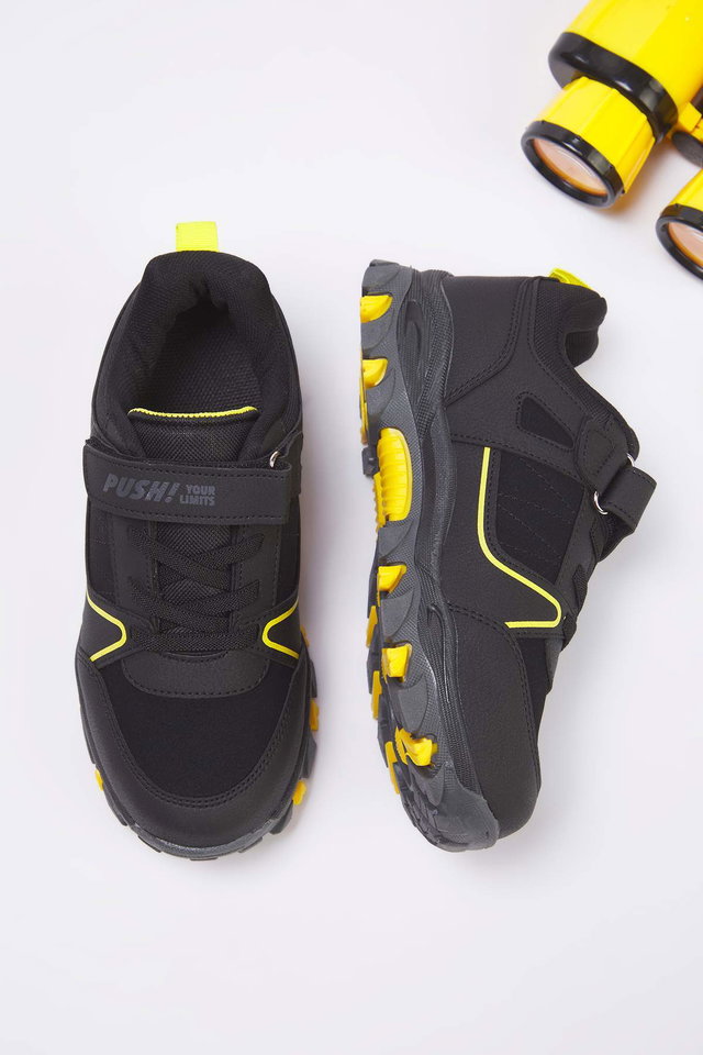 Black - Black Neon Detailed Velcro Big Boy Kids Trekking Shoes
TAKAW26SN00006