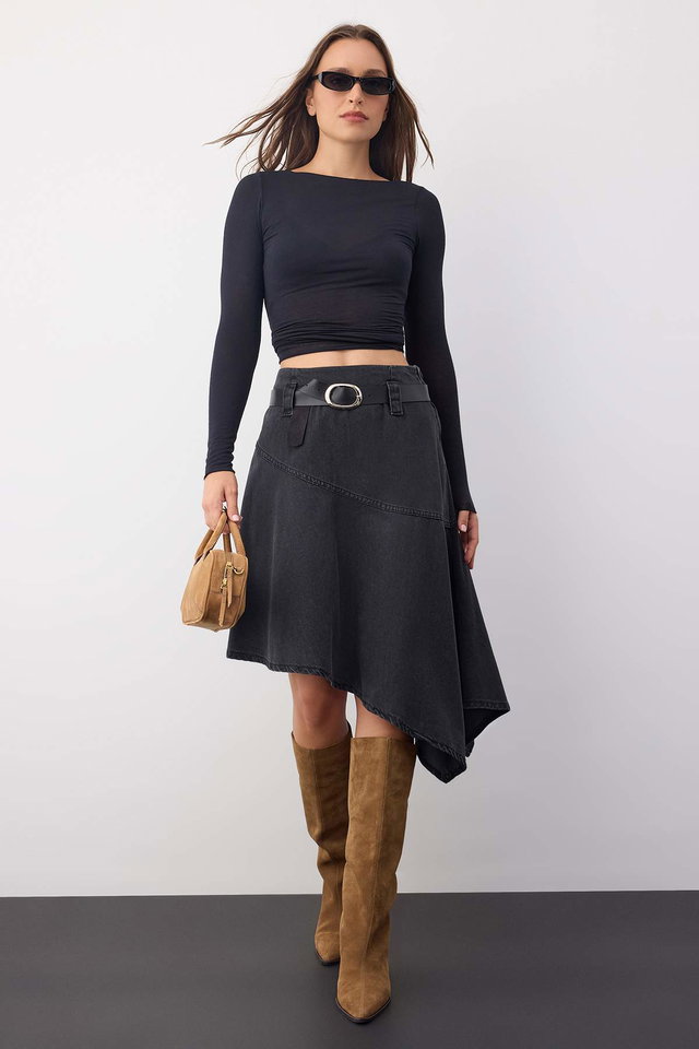 Schwarz - Wardrobe Essentials Black Belted Asymmetrical Midi Denim Skirt TWOAW26ET00076