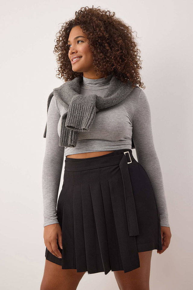 Schwarz - Black Pleated Belted Woven Plus Size Short Skirt TBBAW26AZ00015