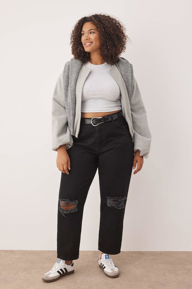 Schwarz - Light Blue Destroy Detailed Mom Fit Denim Plus Size Jeans Tbbss23Cj00019
