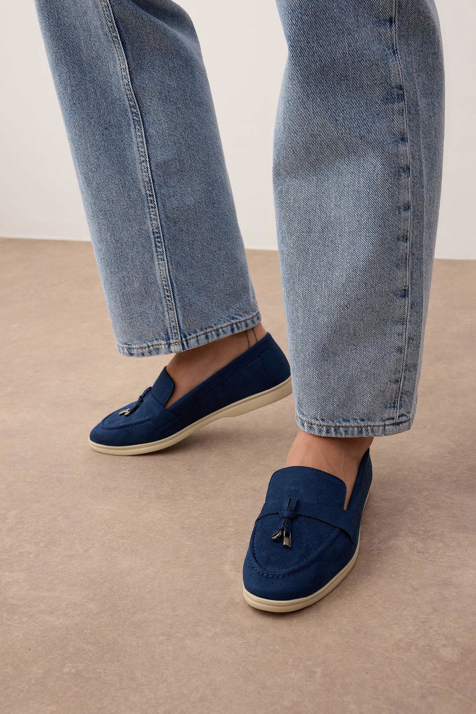 Suede Accessory Detailed Women's Loafer Shoes TAKAW26LA00000