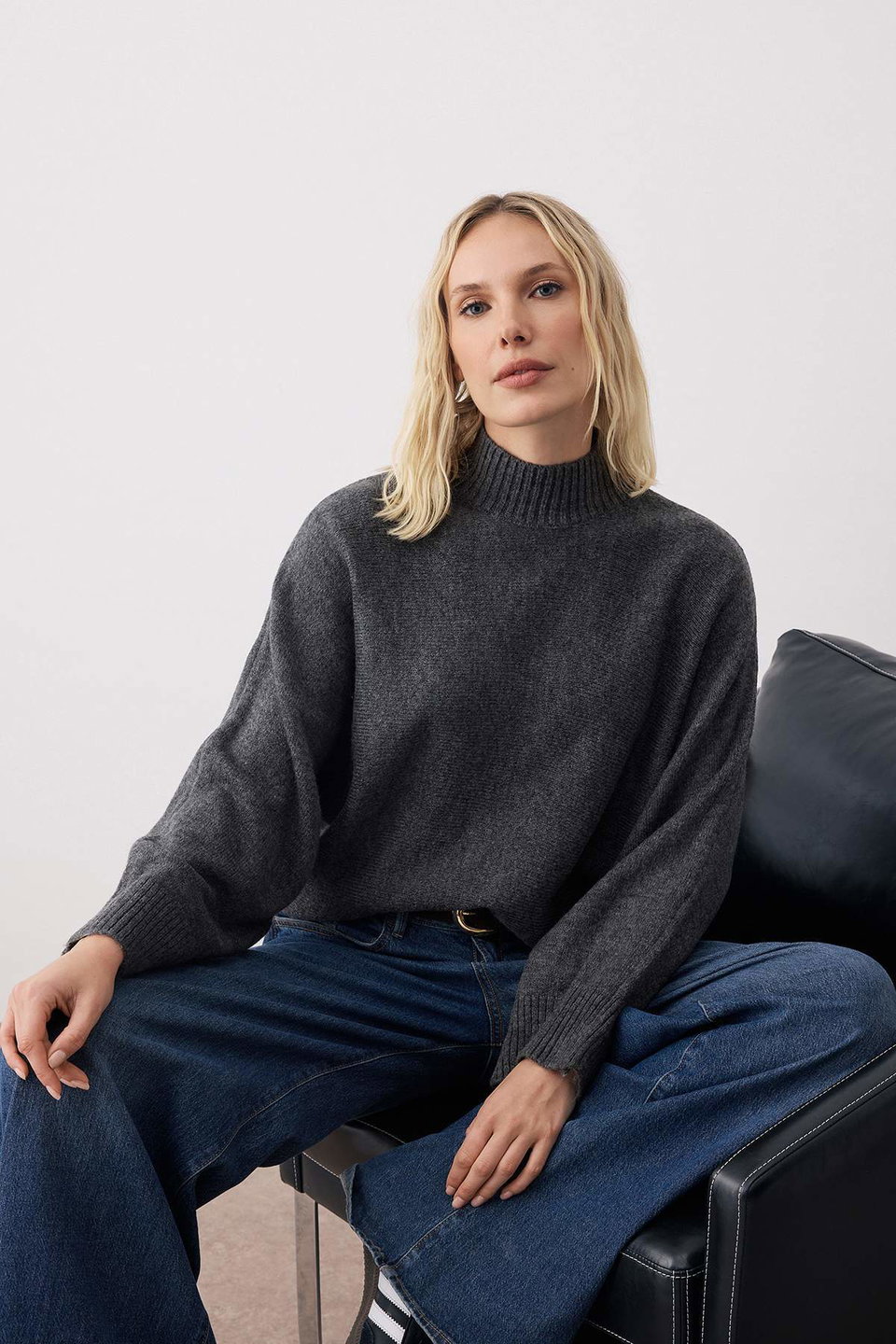 Soft Textured Wide Fit Knitwear Sweater TWOAW20KZ1059
