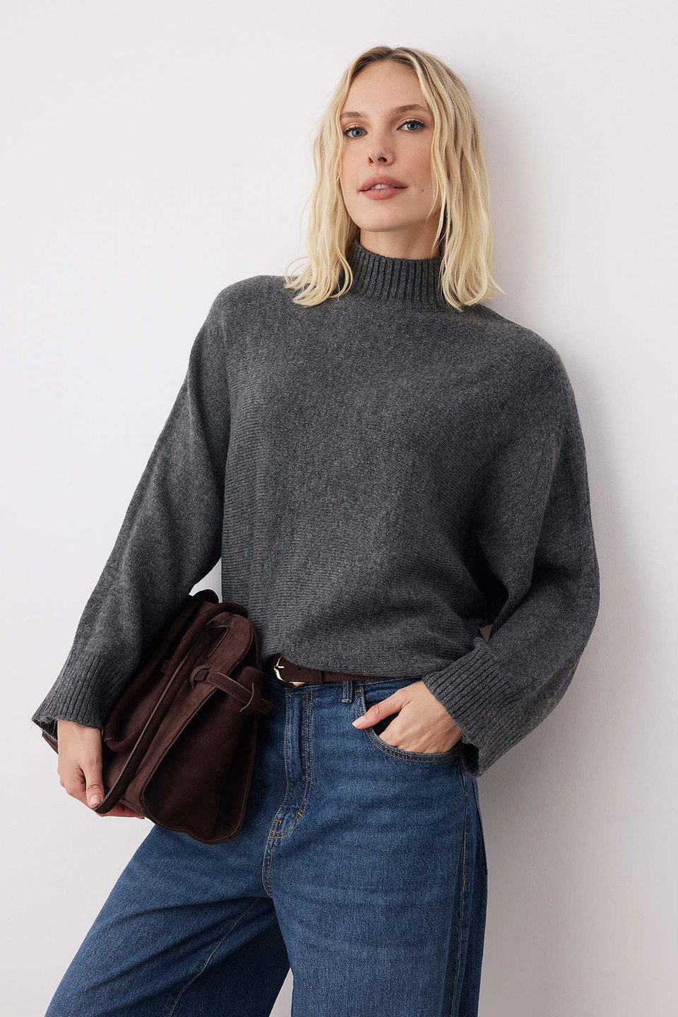 Soft Textured Wide Fit Knitwear Sweater TWOAW20KZ1059