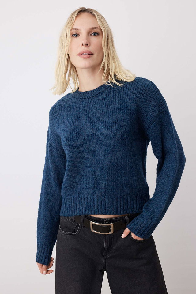 Blue - Ecru Wide Fit Soft Textured Basic Knitwear Sweater TWOAW23KZ00185