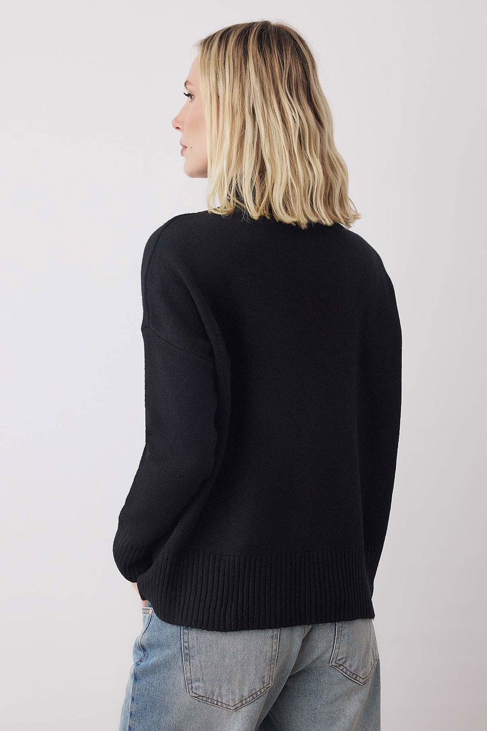 Wide Pattern Soft Texture Knitwear Sweater TWOAW23KZ00469