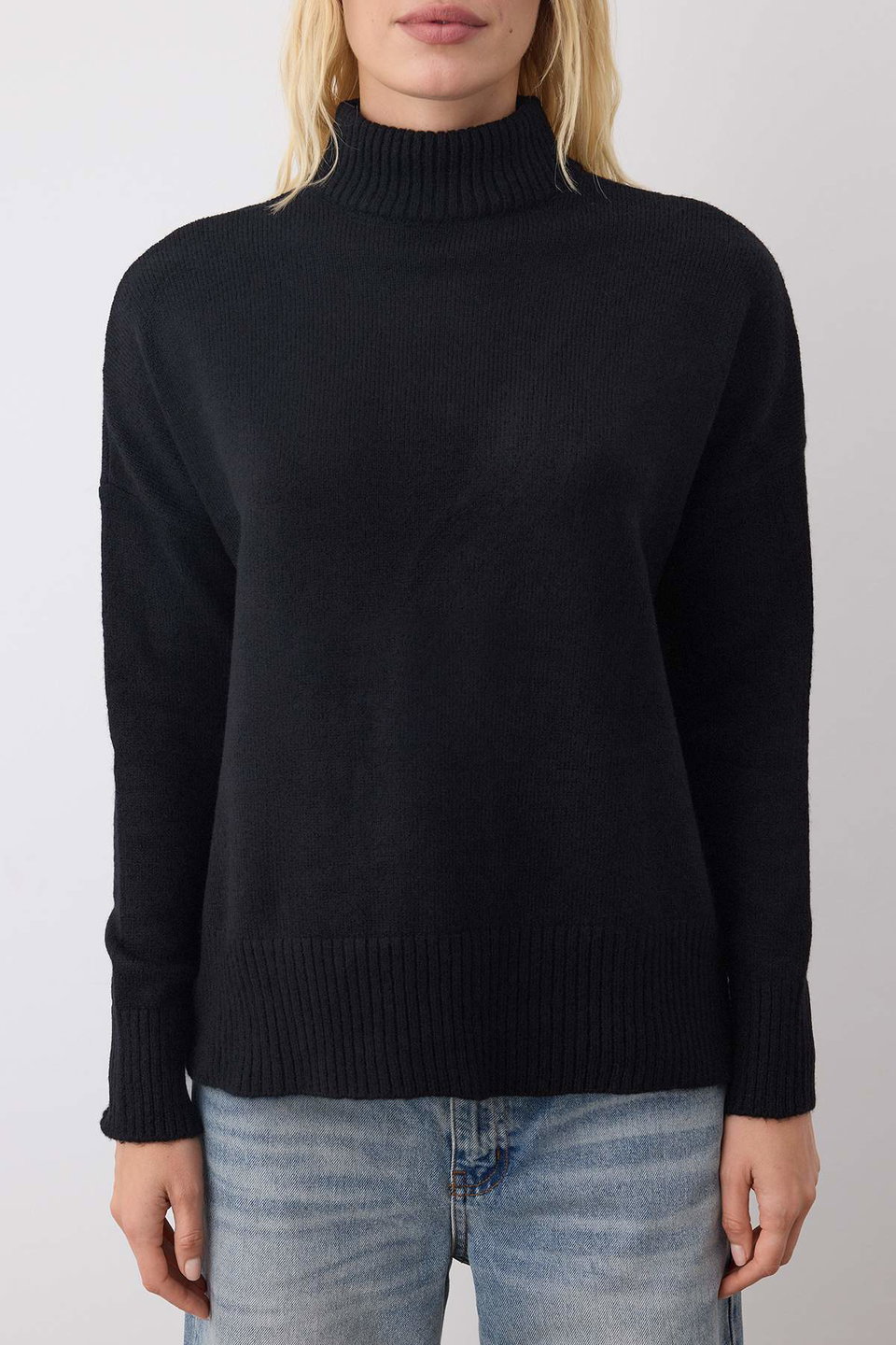 Wide Pattern Soft Texture Knitwear Sweater TWOAW23KZ00469