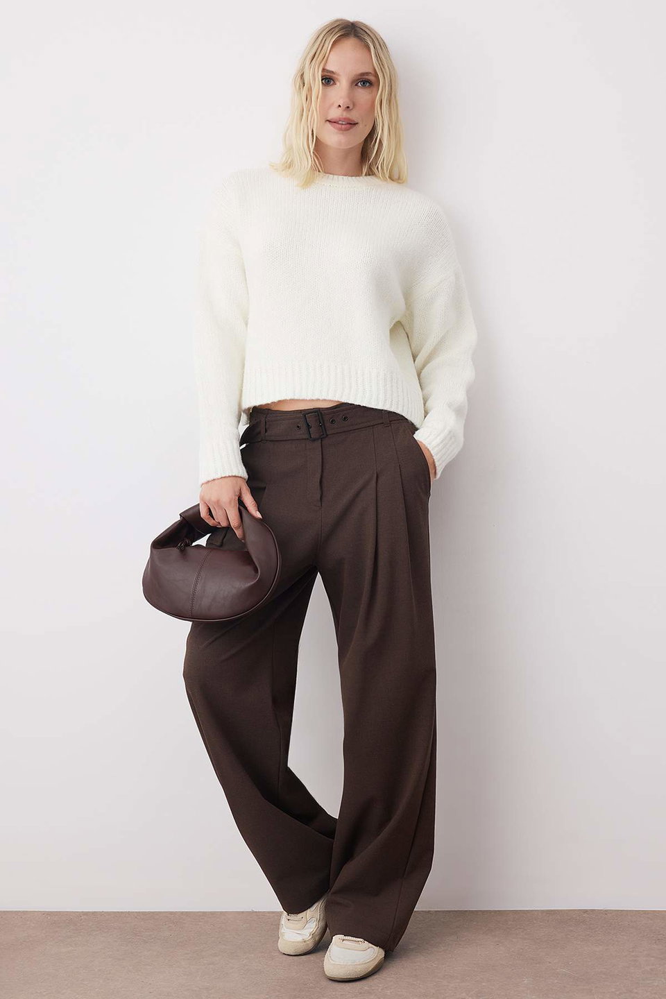 Wide Fit Soft Textured Basic Knitwear Sweater TWOAW23KZ00185