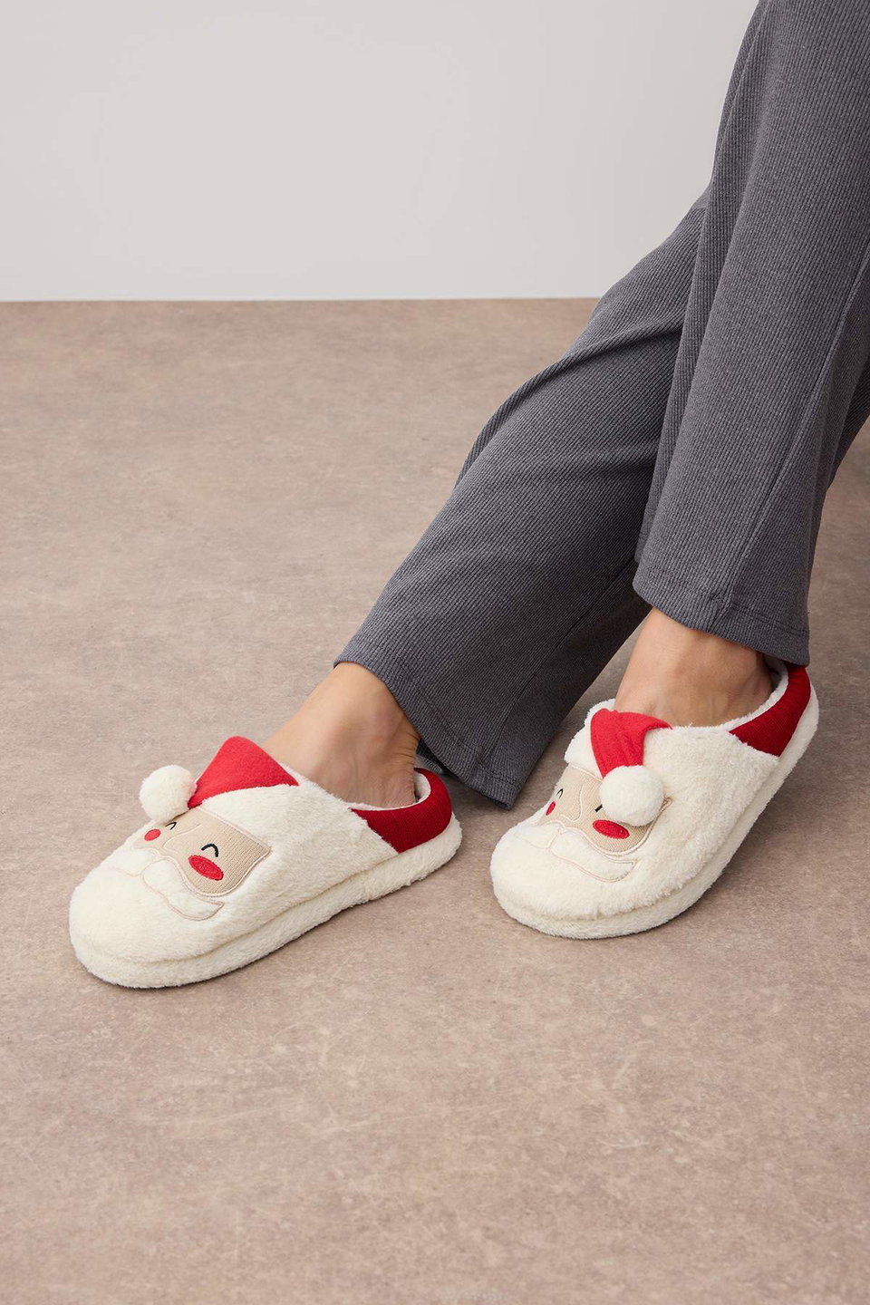 New Year's Themed Pompom Hat Detailed Women's Home Slippers TAKAW26ER00011