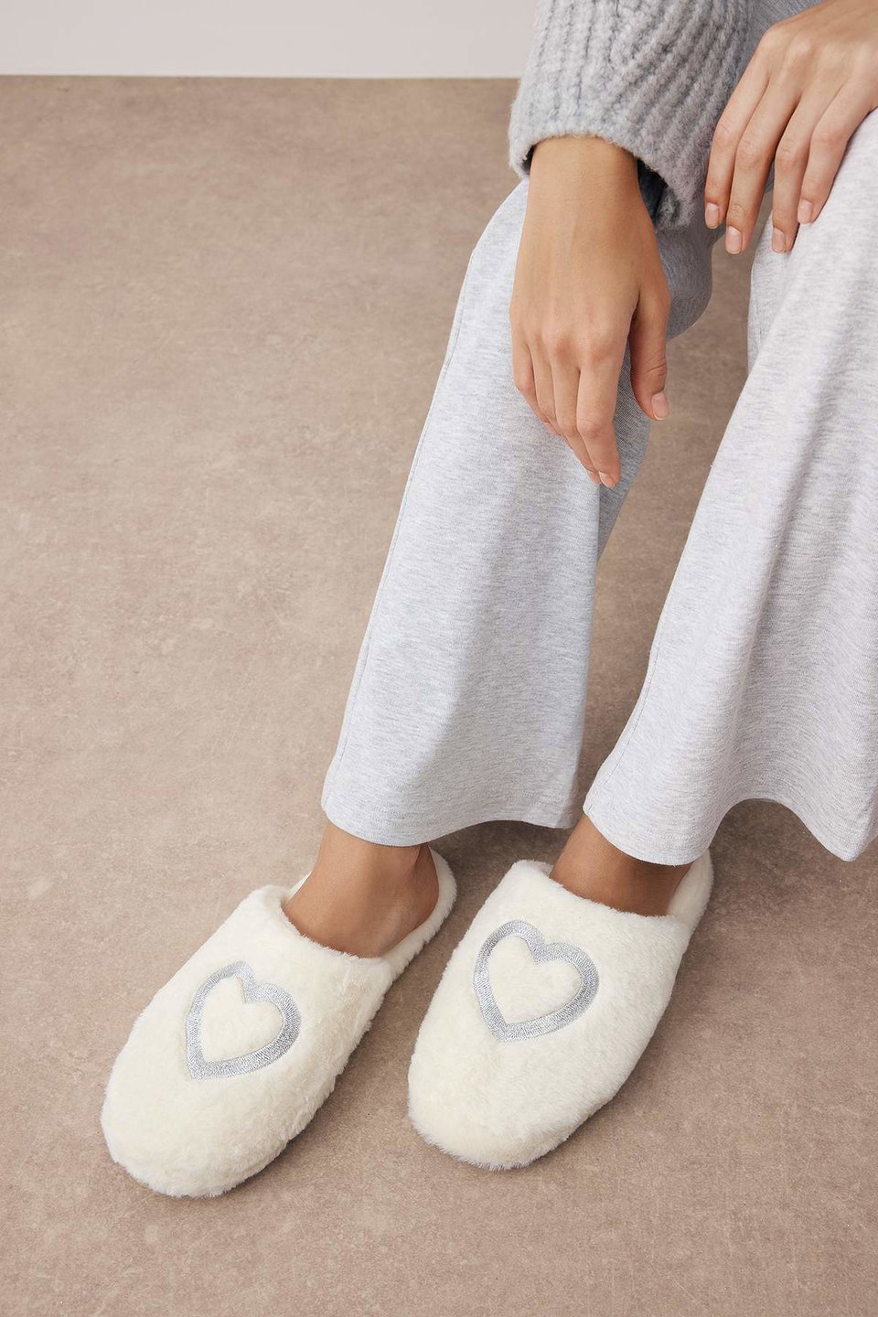 Heart Detailed Plush Women's Home Slippers TAKAW26ER00009