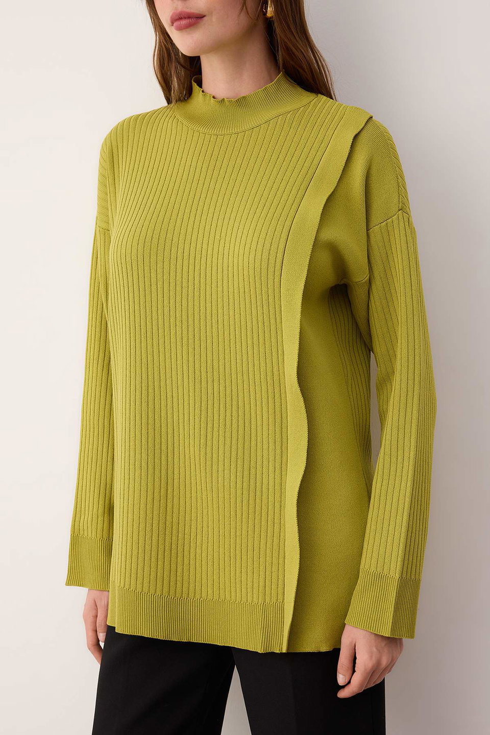 Oil Rib Knit Sweater TCTAW26AK00010