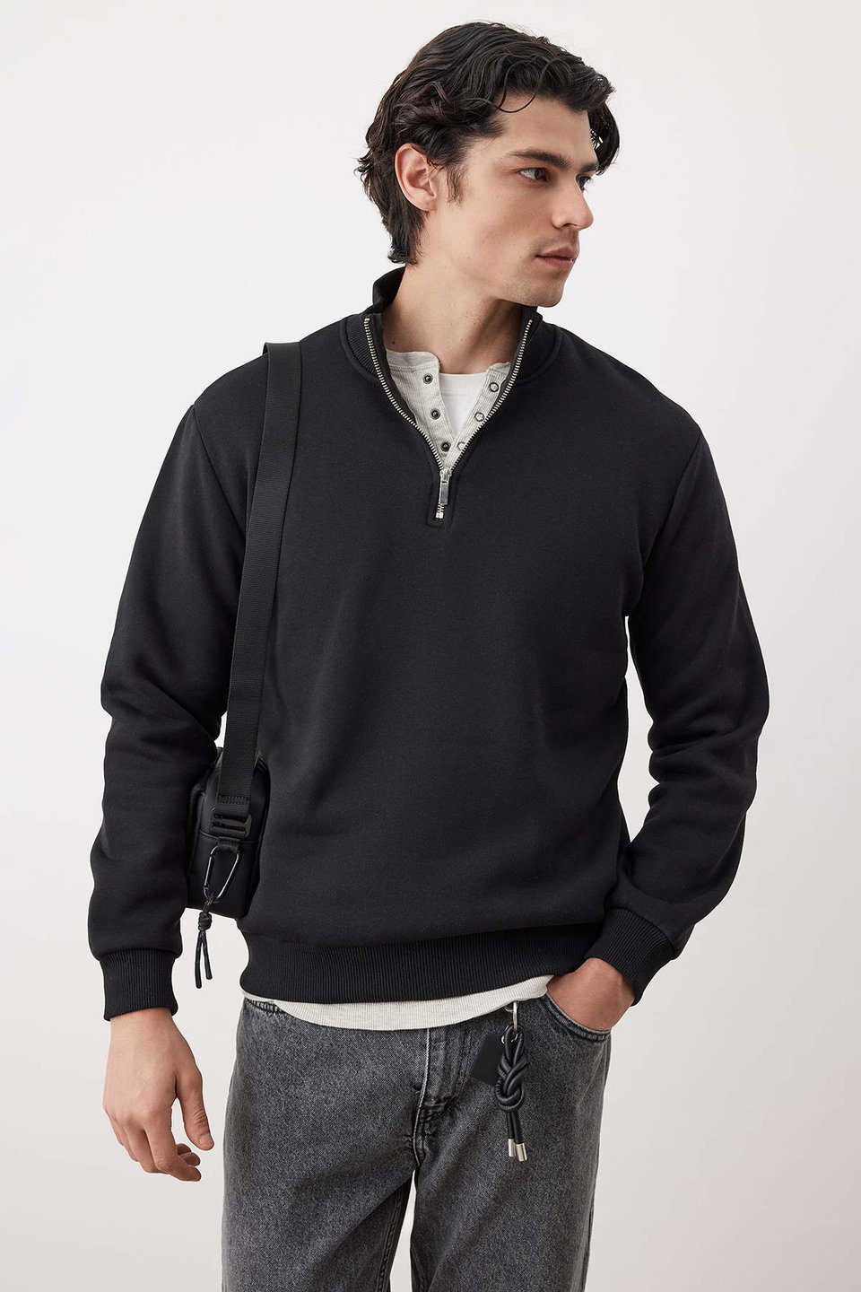Regular/Normal Cut Stand Collar Thick Polar Fleece Sweatshirt TMNAW26SW00021