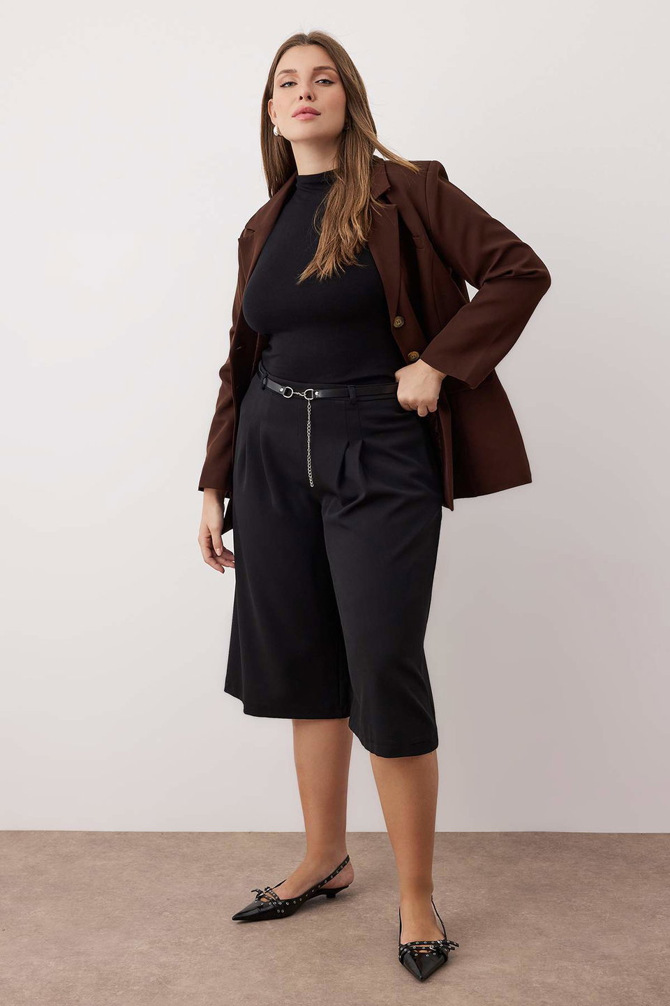 Wide Leg Accessory Detailed Capri Plus Size Shorts & Bermuda TBBAW26AP00006