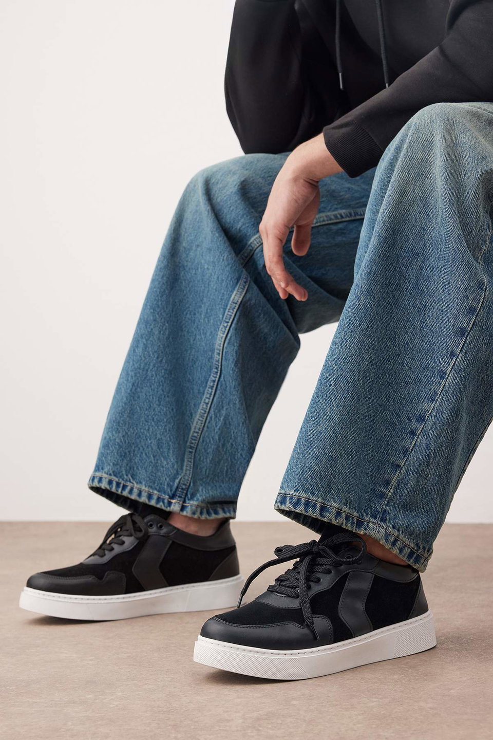 Suede Leather Lace-Up Men's Sneakers TAKAW26SN00022
