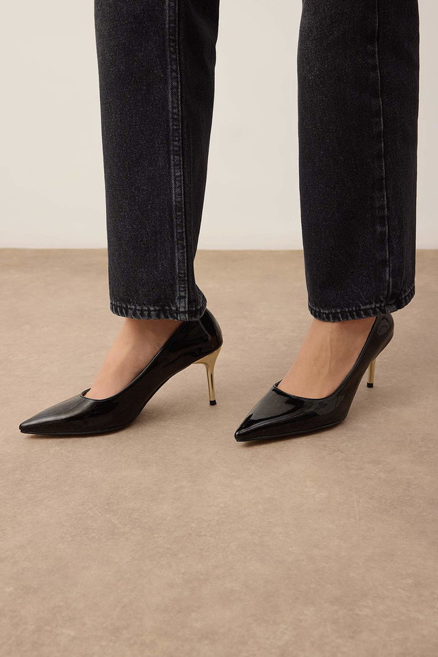 Schwarz - Black Patent Leather Pointed Toe Thin Gold Heeled Women's Classic Heeled Shoes Takaw26To00014