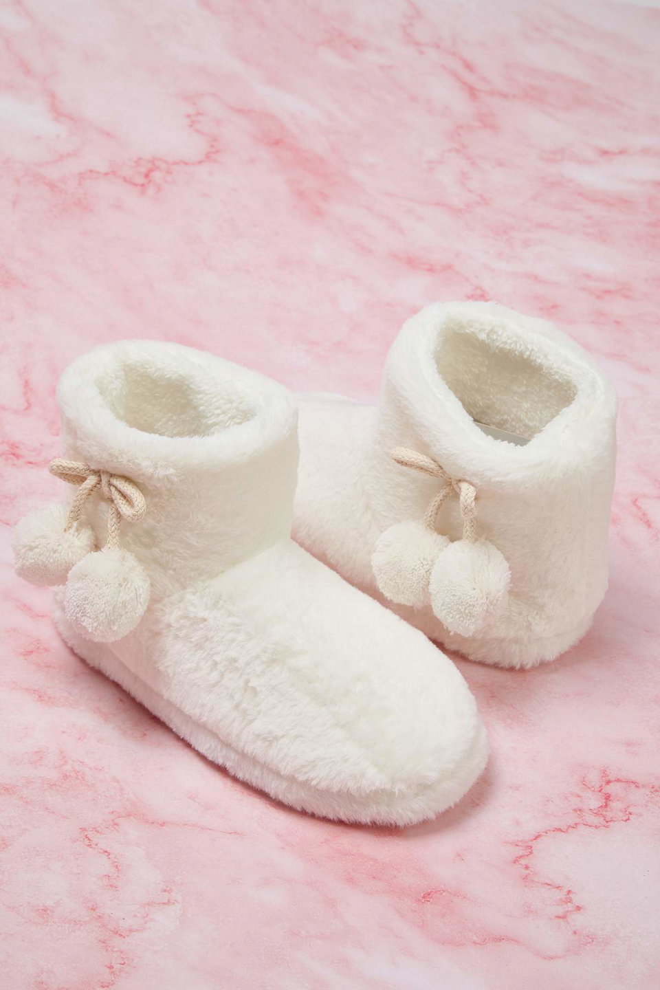 Pompom Detailed Plush Women's Slipper House Boots TAKAW26ER00007