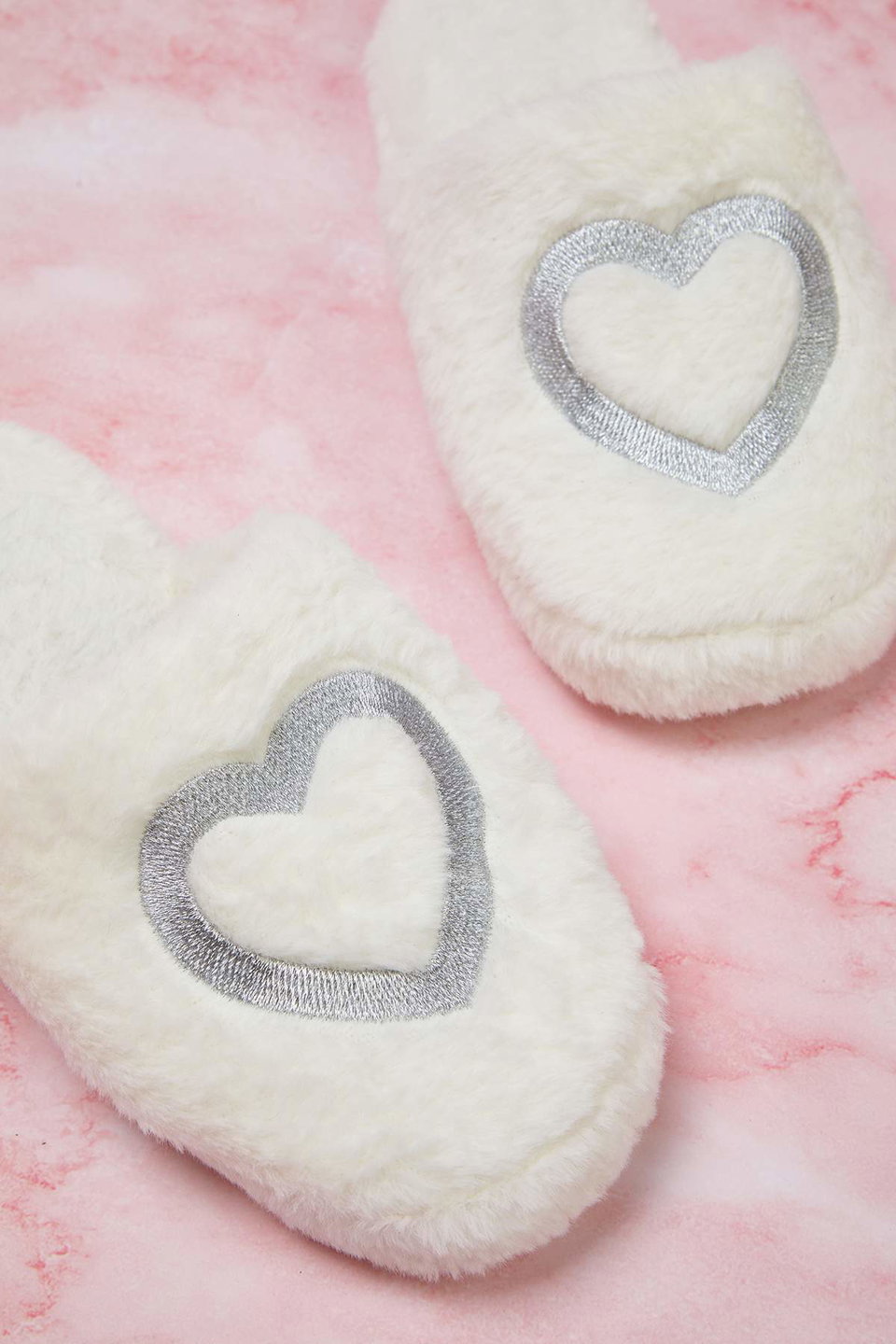 Heart Detailed Plush Women's Home Slippers TAKAW26ER00009