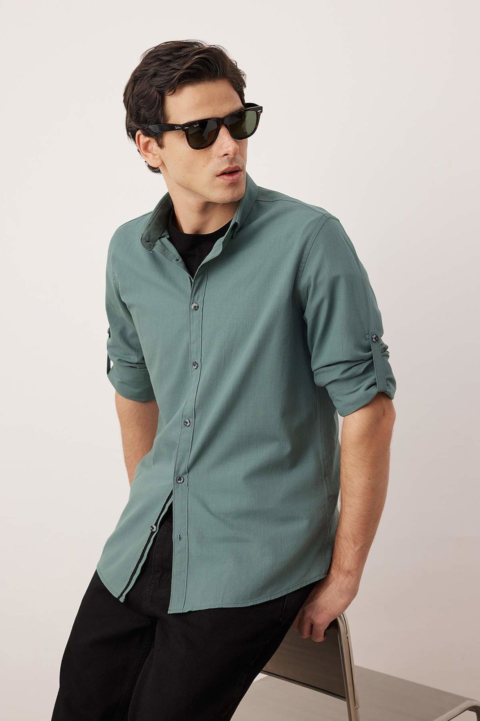 Button-down Collar Epaulette Slim Fit Long Sleeve 100% Cotton Linen Look Shirt TMNSS20GO0189