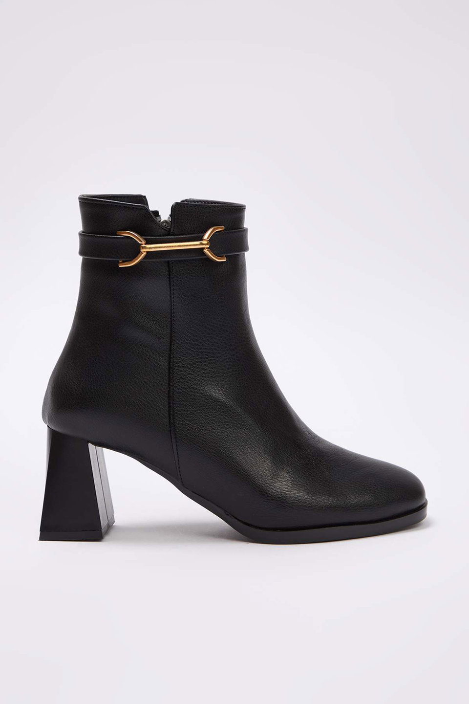 buckle detailed square toe block heel women's boot takaw26bo00052
