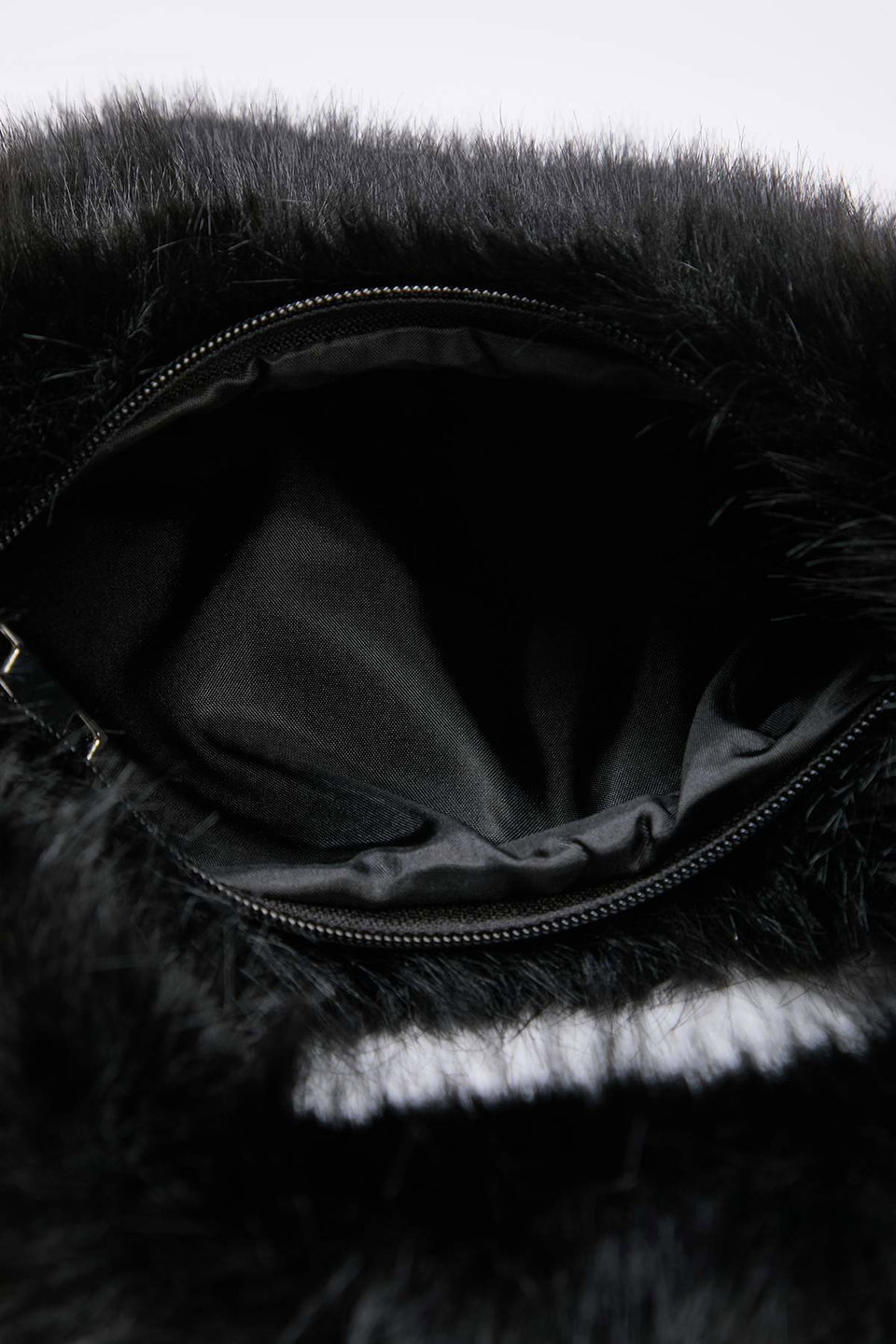 Faux Fur Women's Hand and Shoulder Bag Takaw26Oc00066