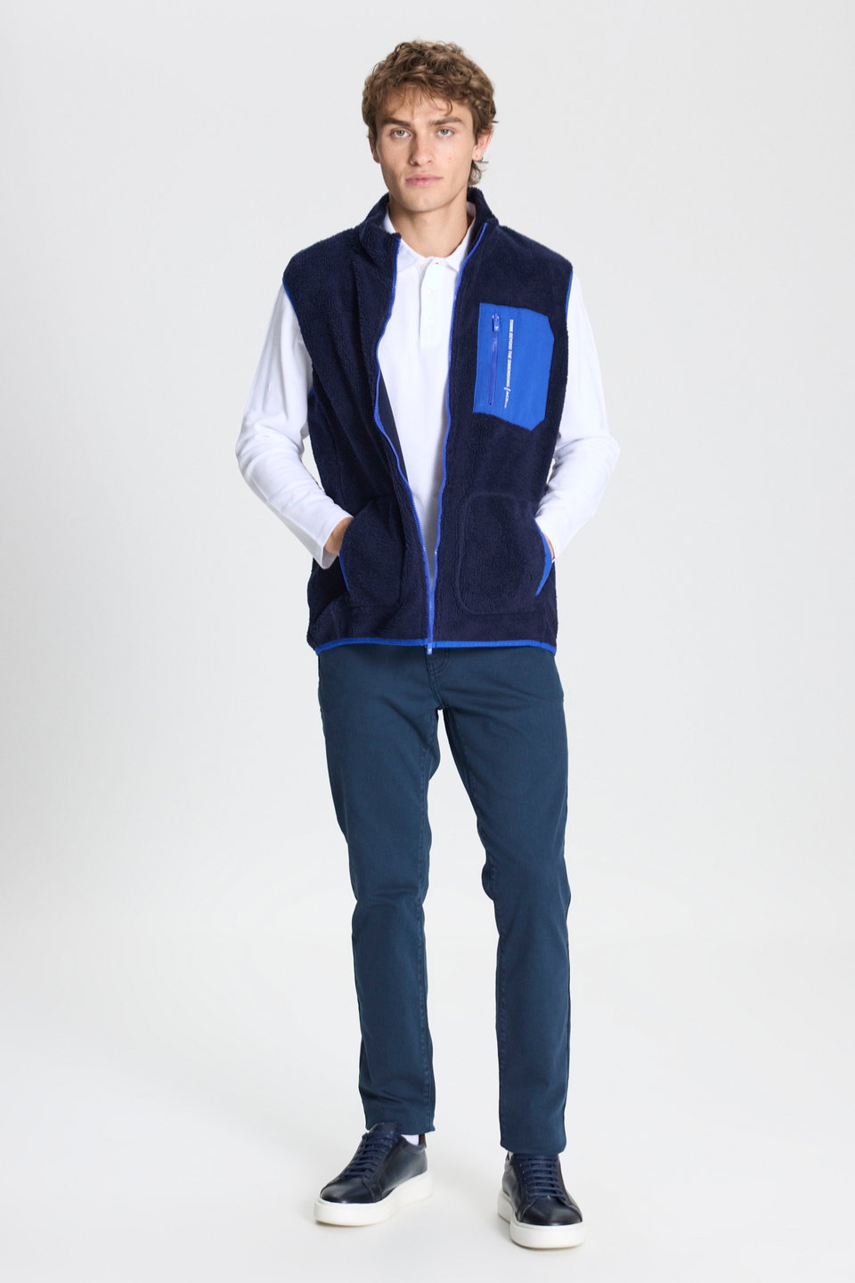 standard fit regular cut stand collar sherpa fleece vest