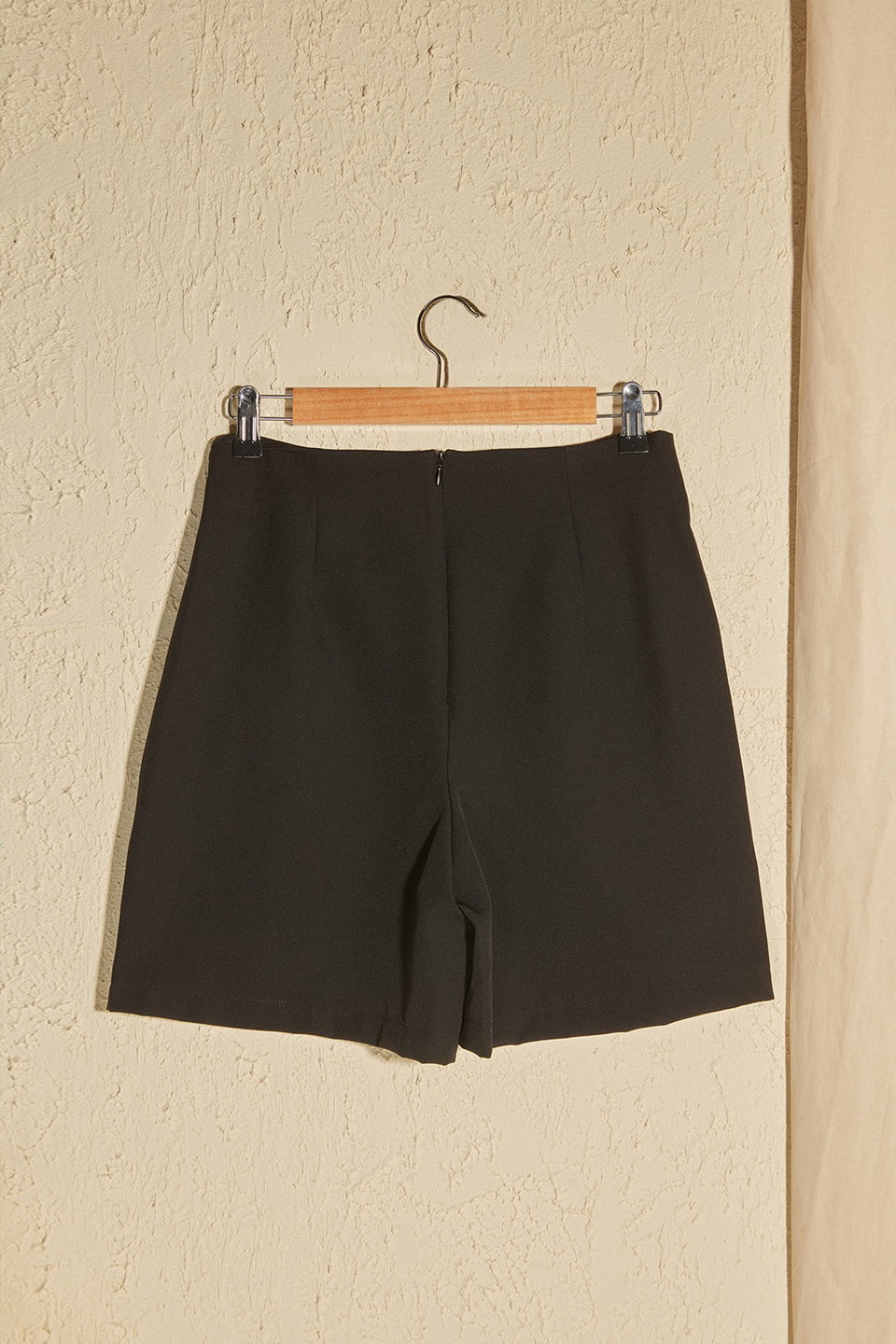 Zipper Detail Woven Shorts Skirt TWOSS20SR0139